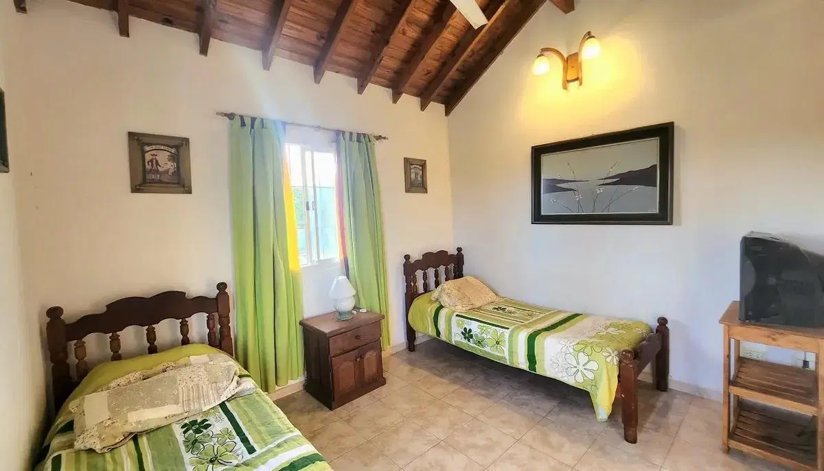 Casa en venta - 3 Dormitorios 2 Baños - Mar del Tuyú 5