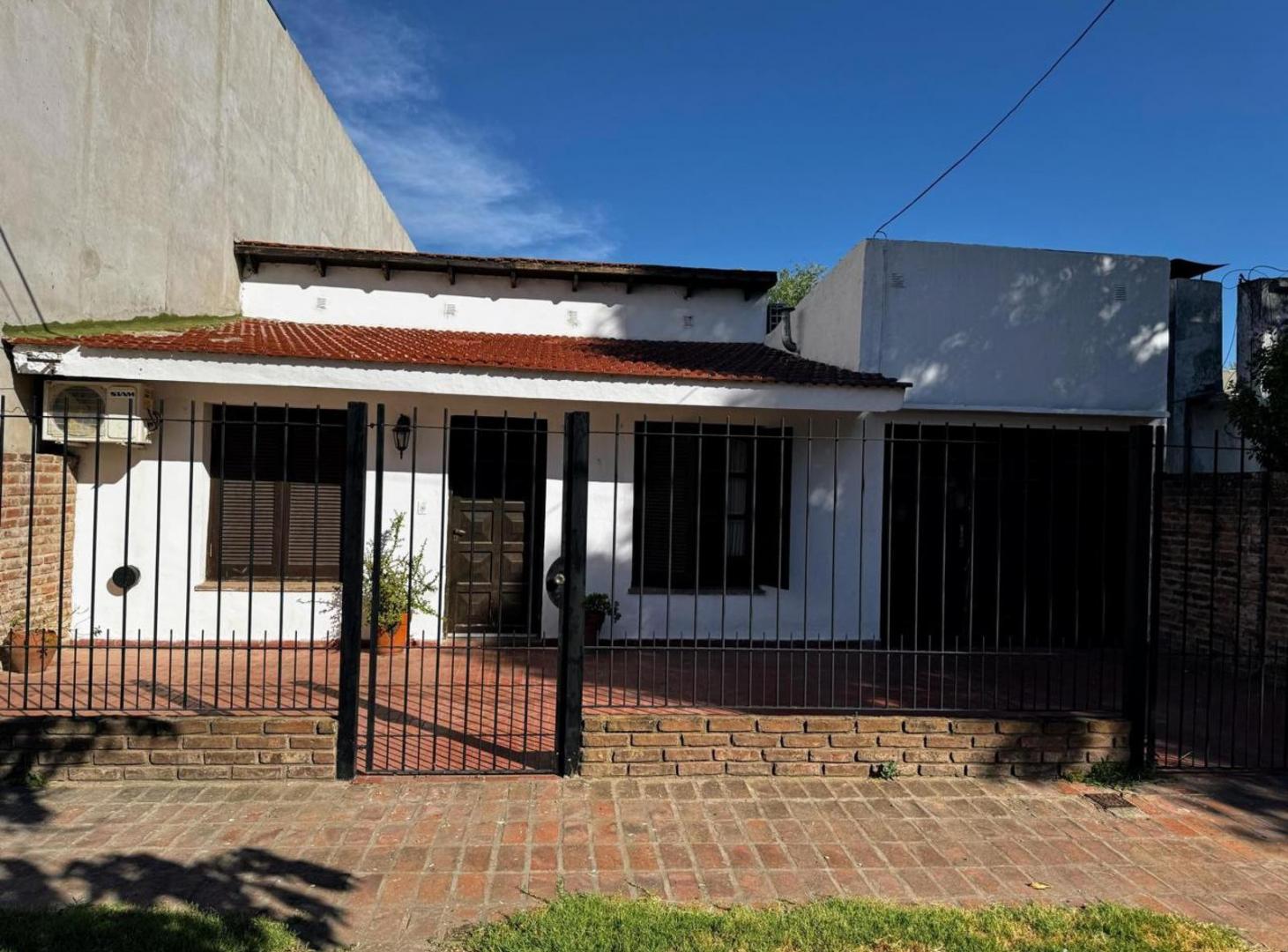 Casa en venta - 3 Dormitorios 1 Baño - Saladillo