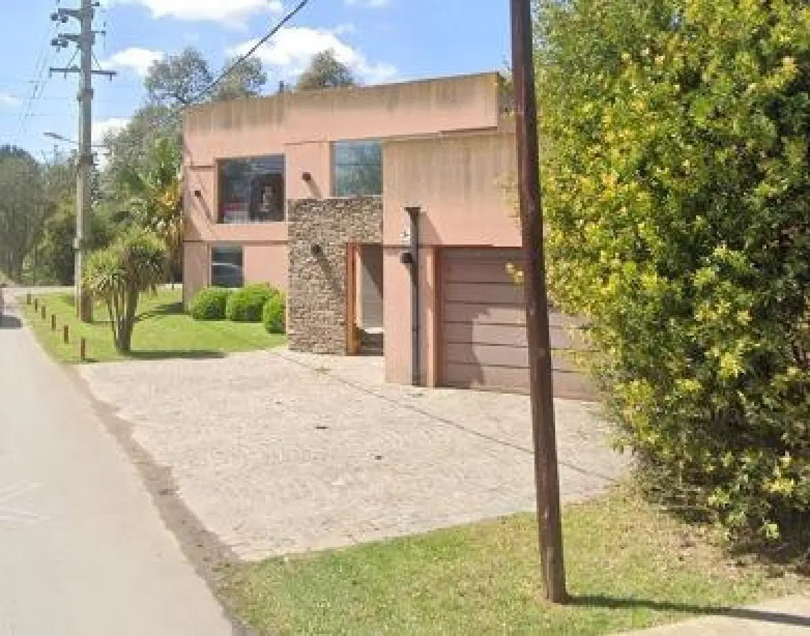 Casa quinta en venta - 5 Dormitorios 4 Baños - Cocheras - 1.600Mts2 - Ezeiza 4