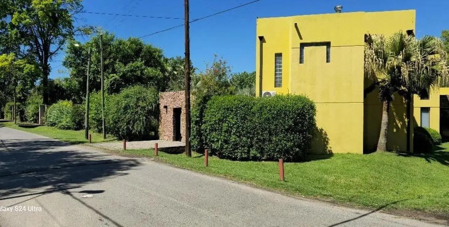 Casa quinta en venta - 5 Dormitorios 4 Baños - Cocheras - 1.600Mts2 - Ezeiza 3