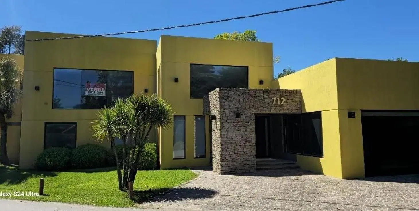 Casa quinta en venta - 5 Dormitorios 4 Baños - Cocheras - 1.600Mts2 - Ezeiza 2