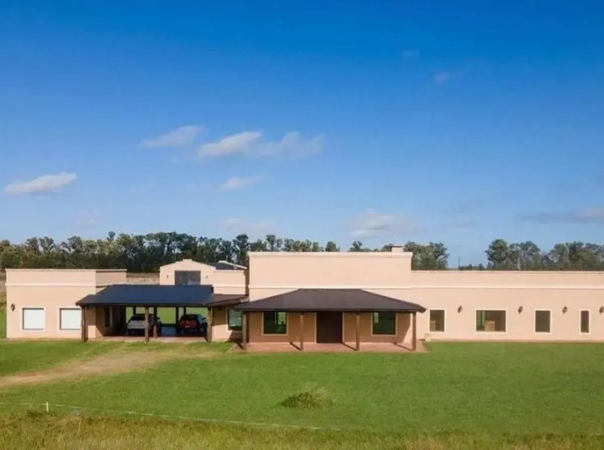 Casa Quinta venta - 4 dormitorios - 35.000mts2 -  Estancia Benquerencia, San Miguel del Monte 2