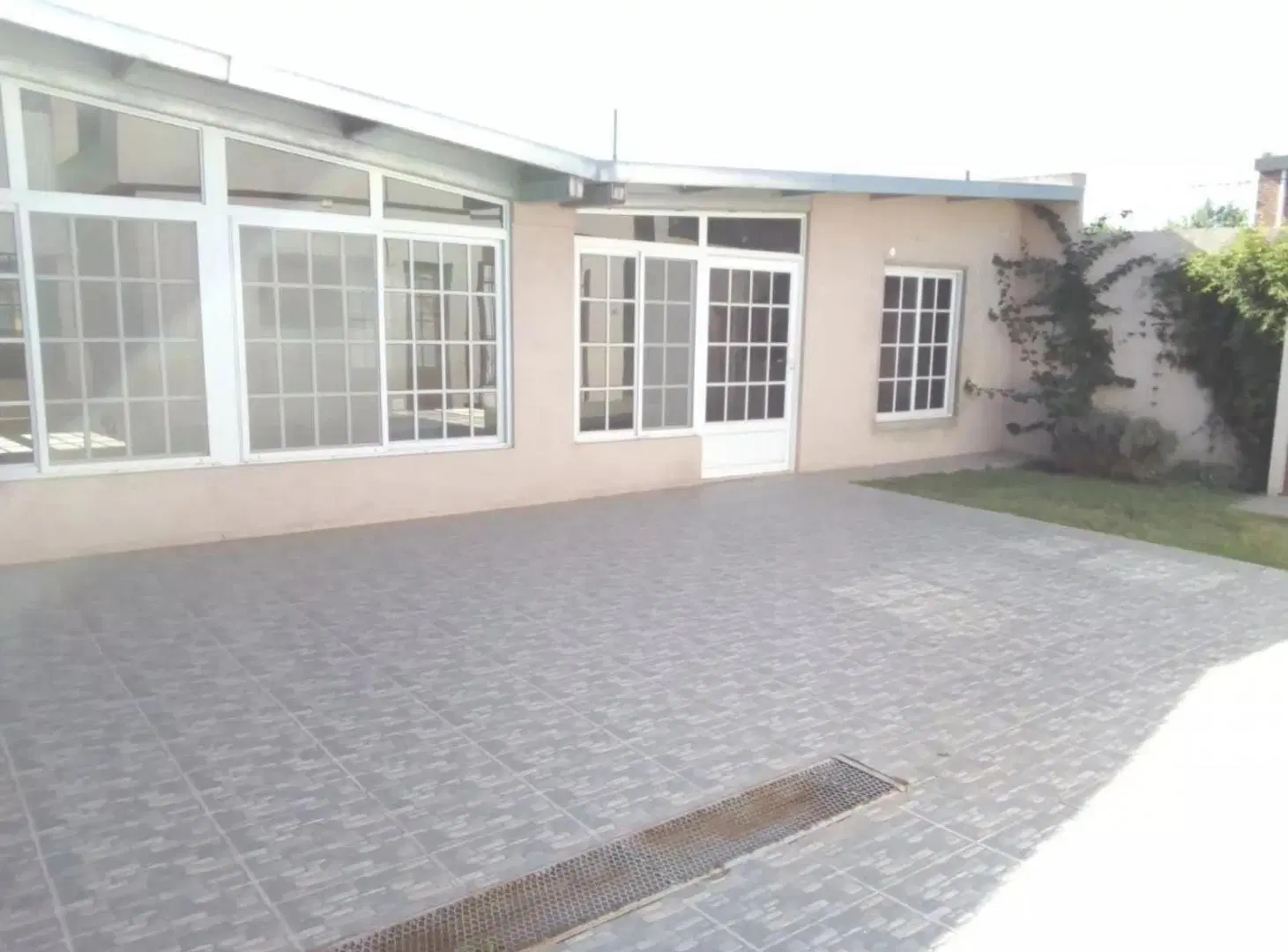 Casa en venta - 2 Dormitorios 2 Baños - Cochera - 500Mts2 - Salto 5