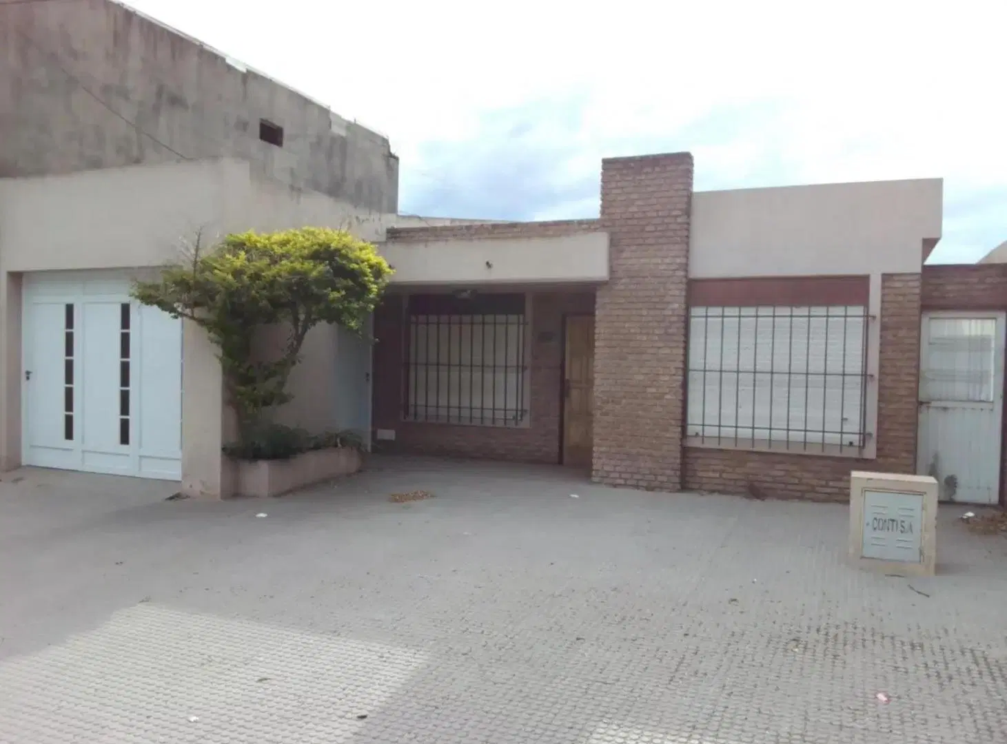 Casa en venta - 2 Dormitorios 2 Baños - Cochera - 500Mts2 - Salto 4