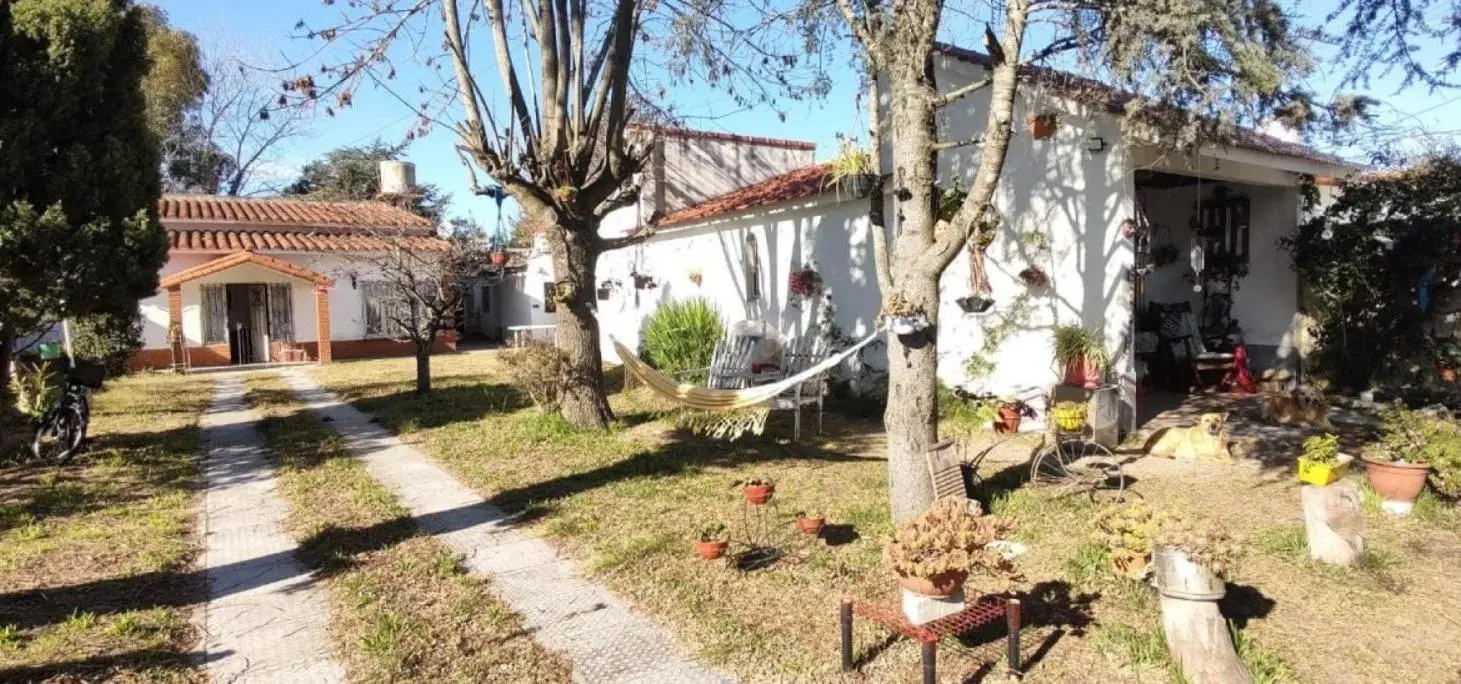 Casa en venta - 3 Dormitorios 2 Baños 5 Cocheras - 450Mts2 - Santa Teresita 2