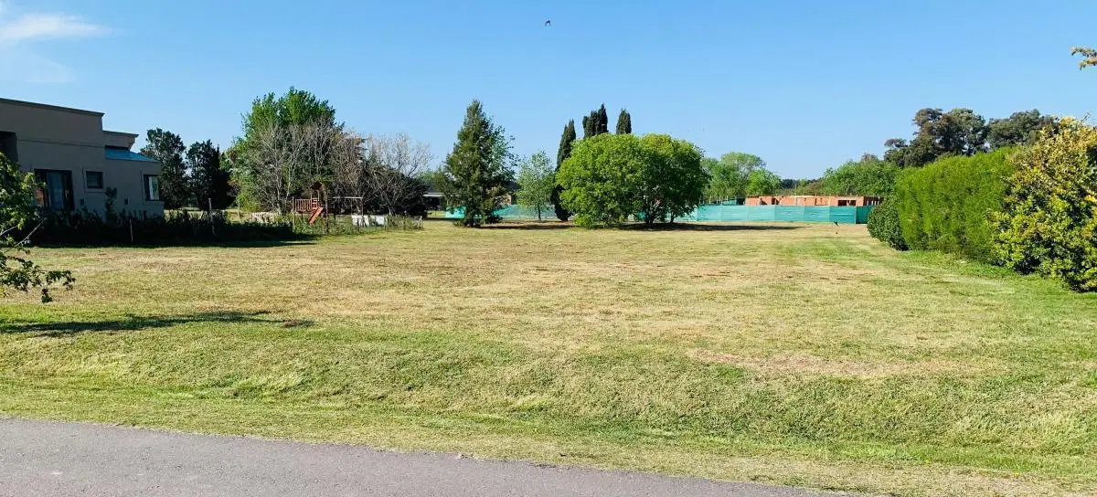 Terreno en venta - 1.602mts2 - Haras San Pablo Club de Campo, General Rodríguez 2
