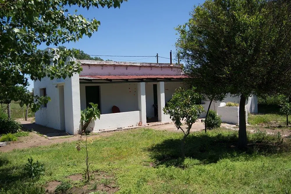 Casa en venta - 2 Dormitorios 1 Baño - Cochera - 1.400Mts2 - Urdampilleta, Bolívar 2