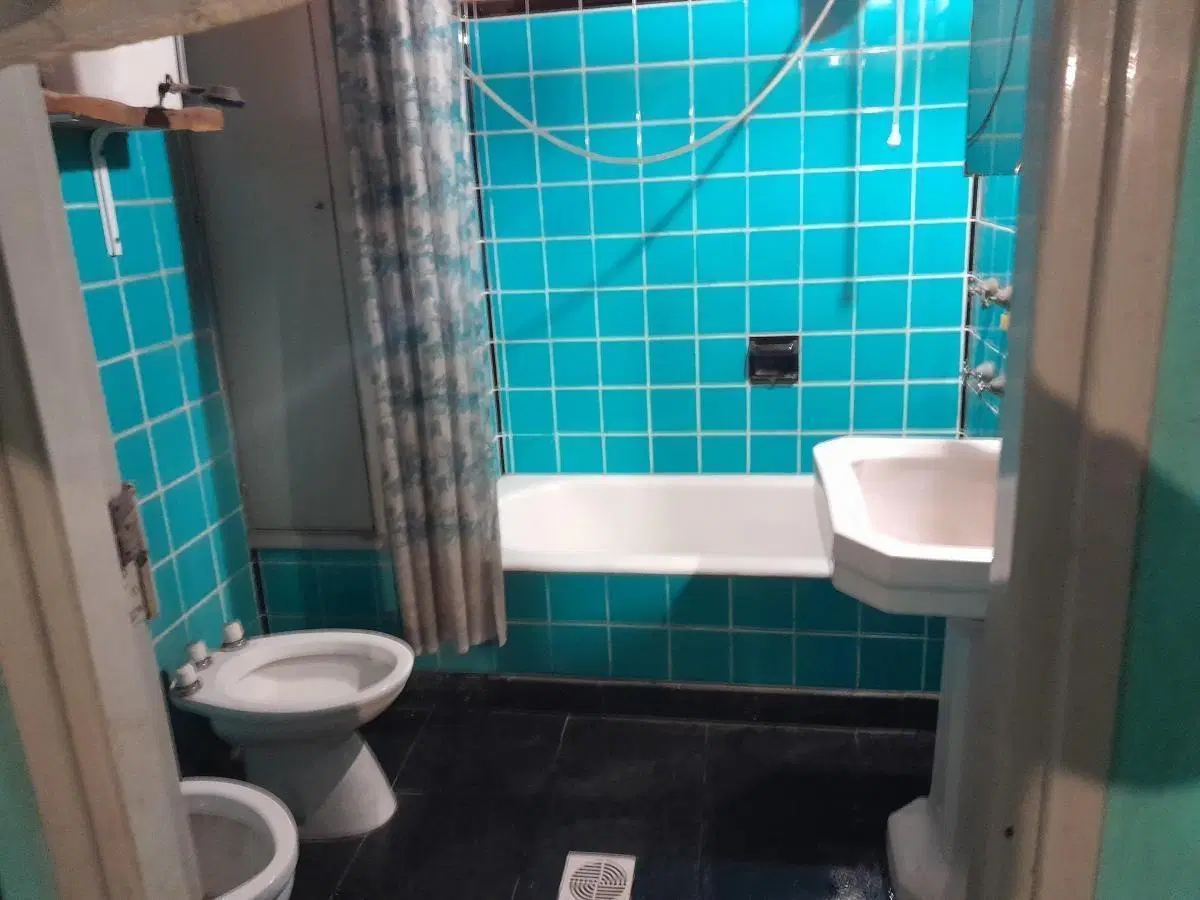 Casa en venta - 2 Dormitorios 1 Baño - Local - 500Mts2 - Lanús 5