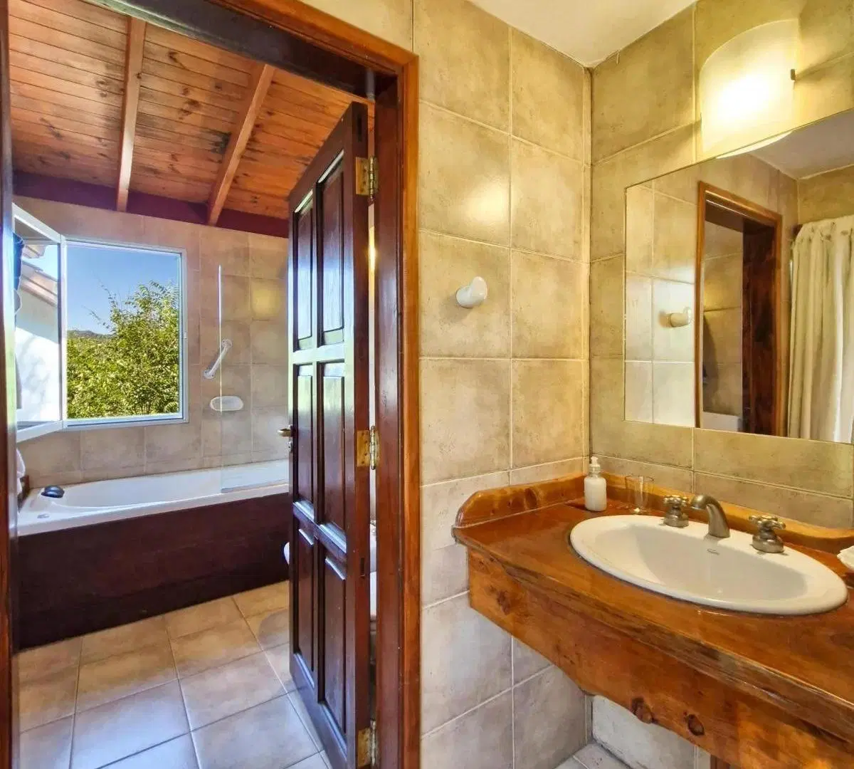 Edificio Comercial en Venta - 20 Dormitorios 24 Baños - 4120mts2 Villa General Belgrano 5