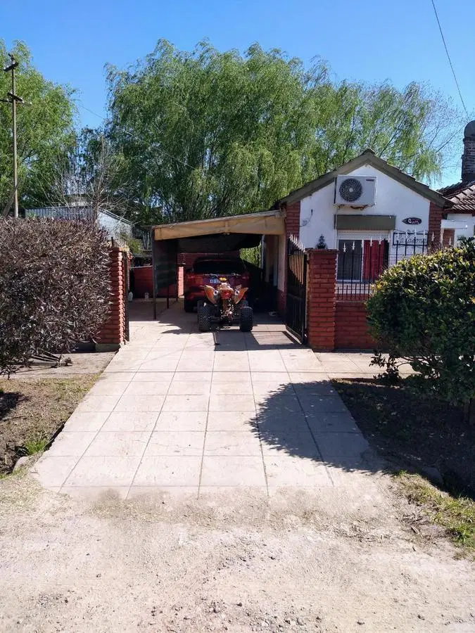 Casa en venta - 2 dormitorios 1 baño - 70mts2 - Coronel Brandsen 4