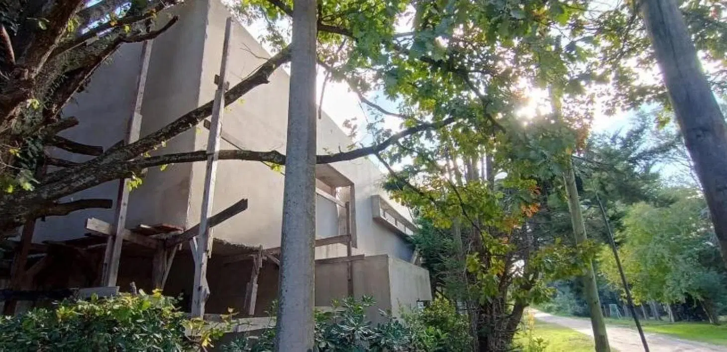 Casa en venta - 3 Dormitorios 2 Baños - Cochera - 800Mts2 - Arturo Seguí 4