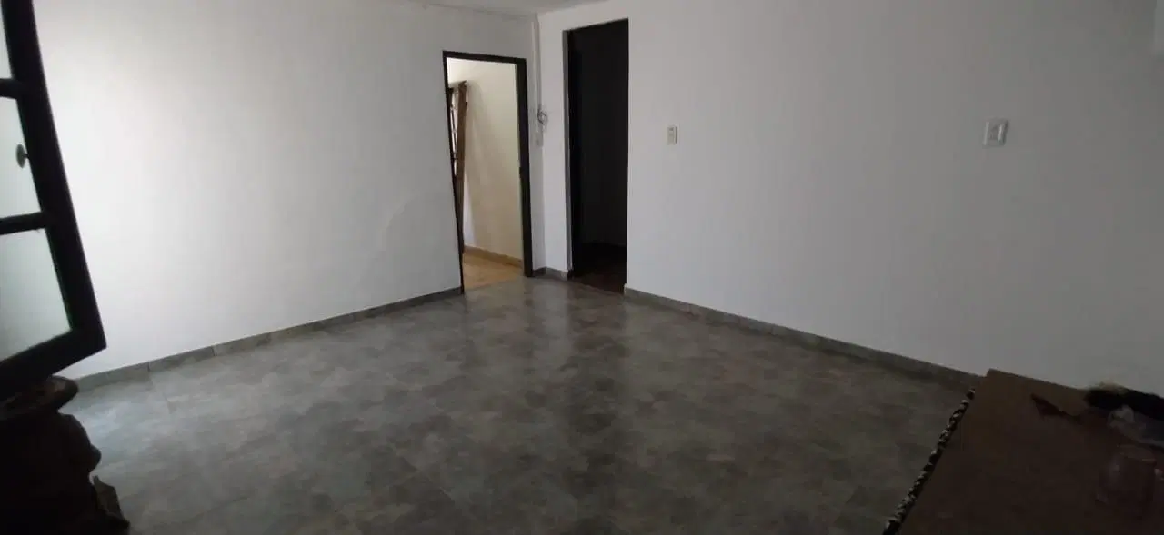 Casa en venta - 2 Dormitorios 1 Baño - Cochera - 328Mts2 - Magdalena 2