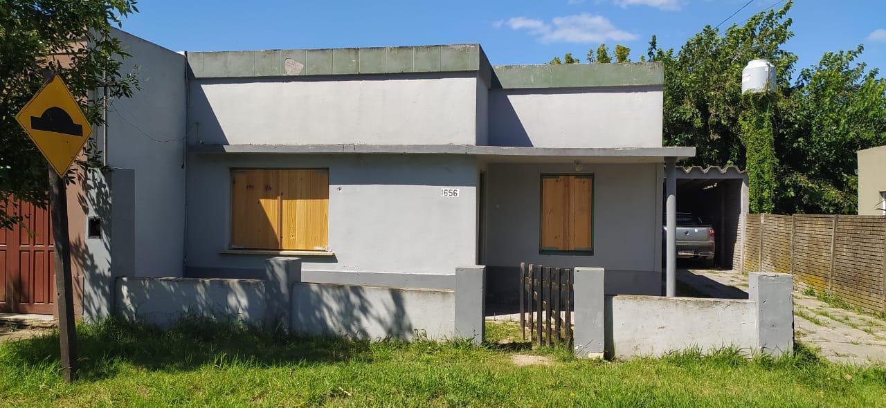 Casa en venta - 2 Dormitorios 1 Baño - Cochera - 328Mts2 - Magdalena