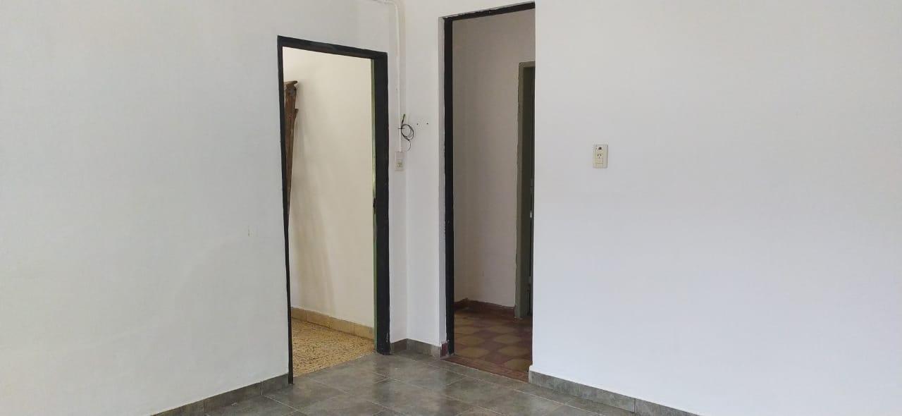 Foto de Casa en venta - 2 Dormitorios 1 Baño - Cochera - 328Mts2 - Magdalena, imagen 1