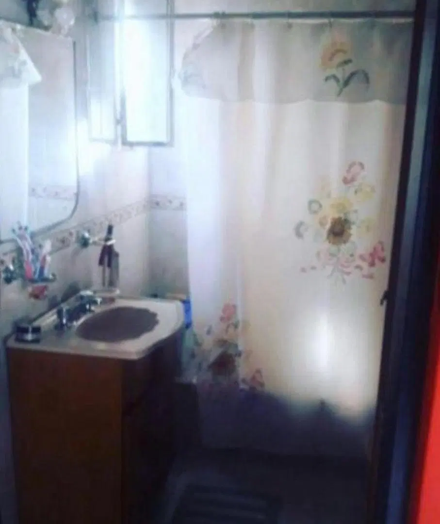 Casa en venta - 2 Dormitorios 1 Baño - Lanús 2