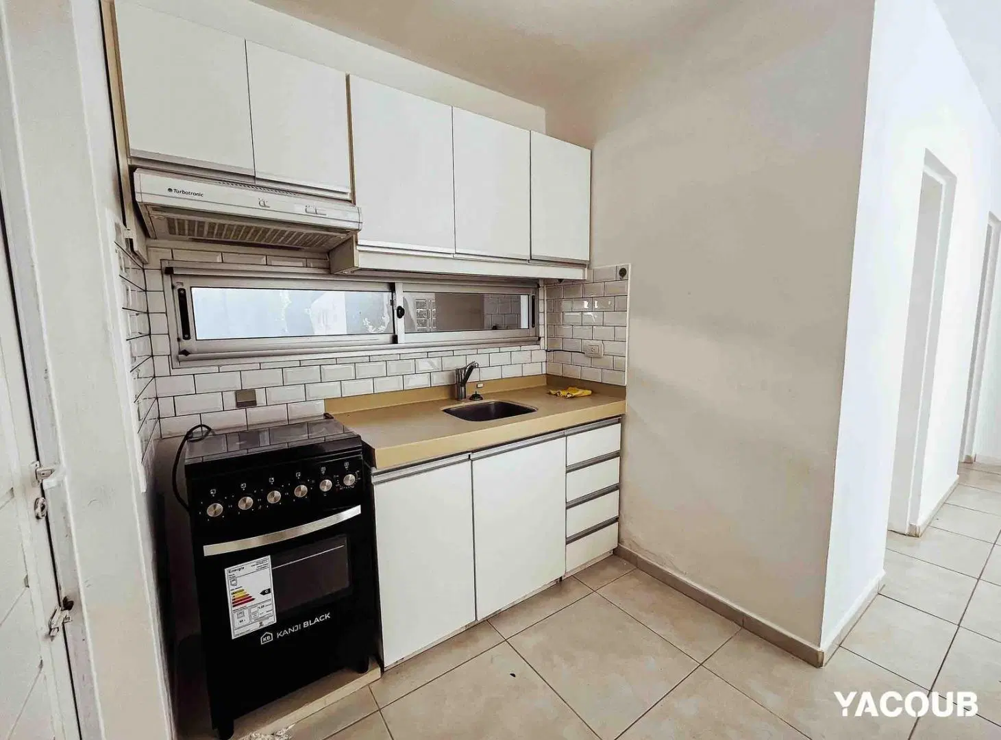 Departamento en venta - 2 dormitorios, 1 baño, cochera - 105mts2 - City Bell 3