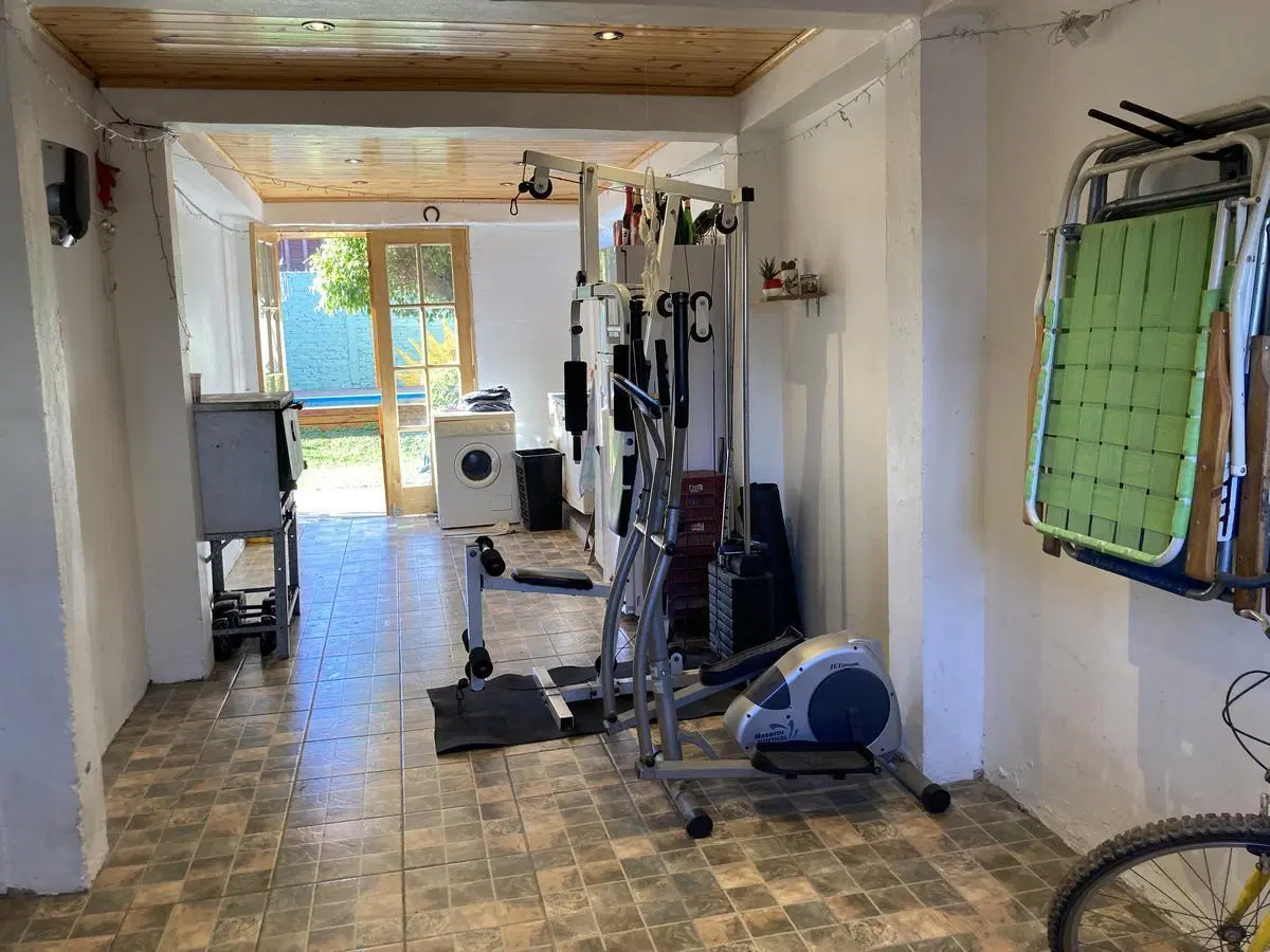 Casa en venta - 2 dormitorios 1 baño - 114mts2 - Tolosa 5