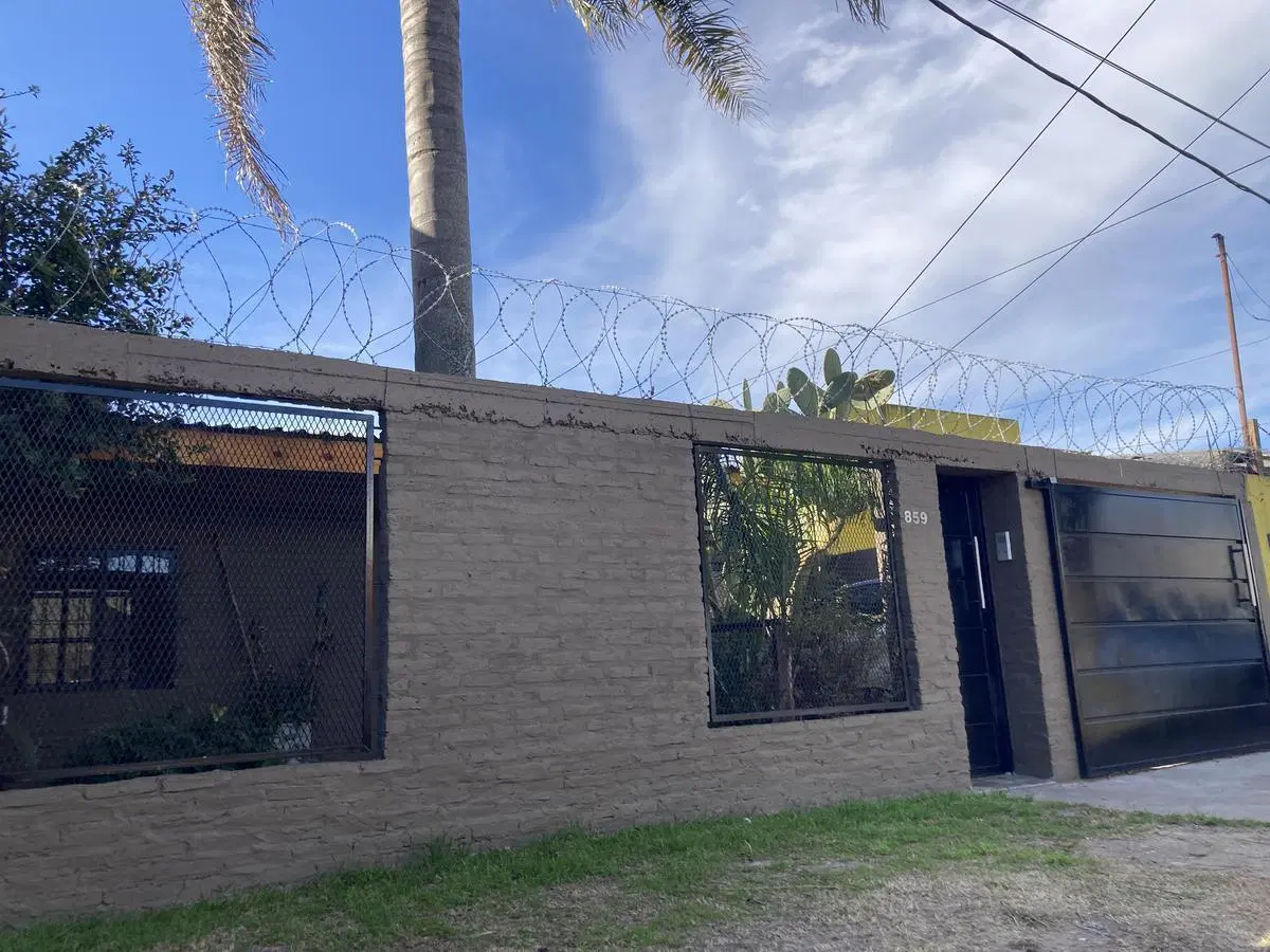 Casa en venta - 2 dormitorios 1 baño - 114mts2 - Tolosa 8