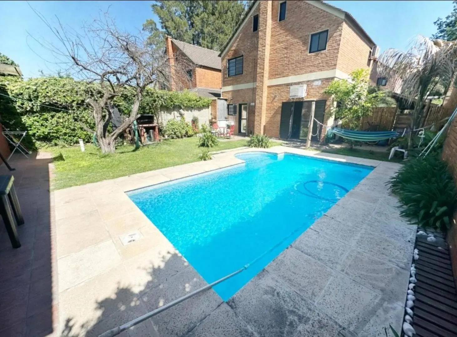 Casa en venta - 3 Dormitorios 3 Baños - Cochera - 340Mts2 - Canning 3