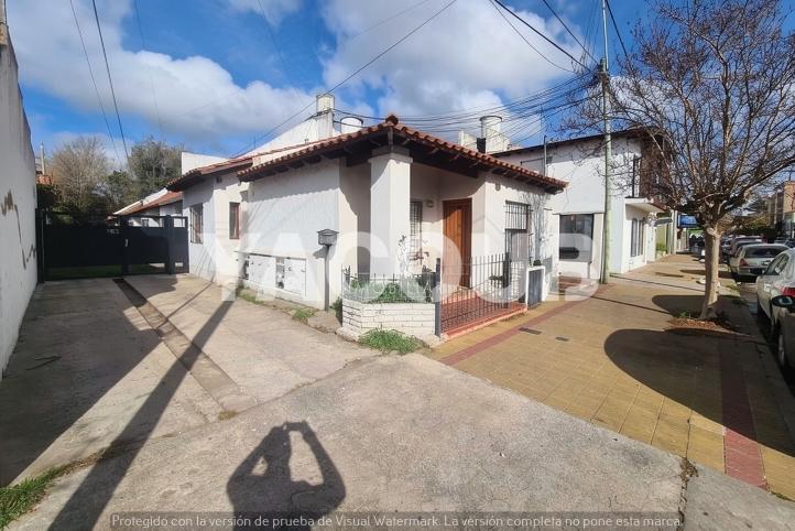 OPORTUNIDAD! Duplex centrico en venta - entrada de auto y patio - Tandil centro