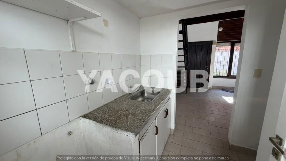Foto de OPORTUNIDAD! Duplex centrico en venta - entrada de auto y patio - Tandil centro - ESCUCHA PROPUESTA, imagen 3