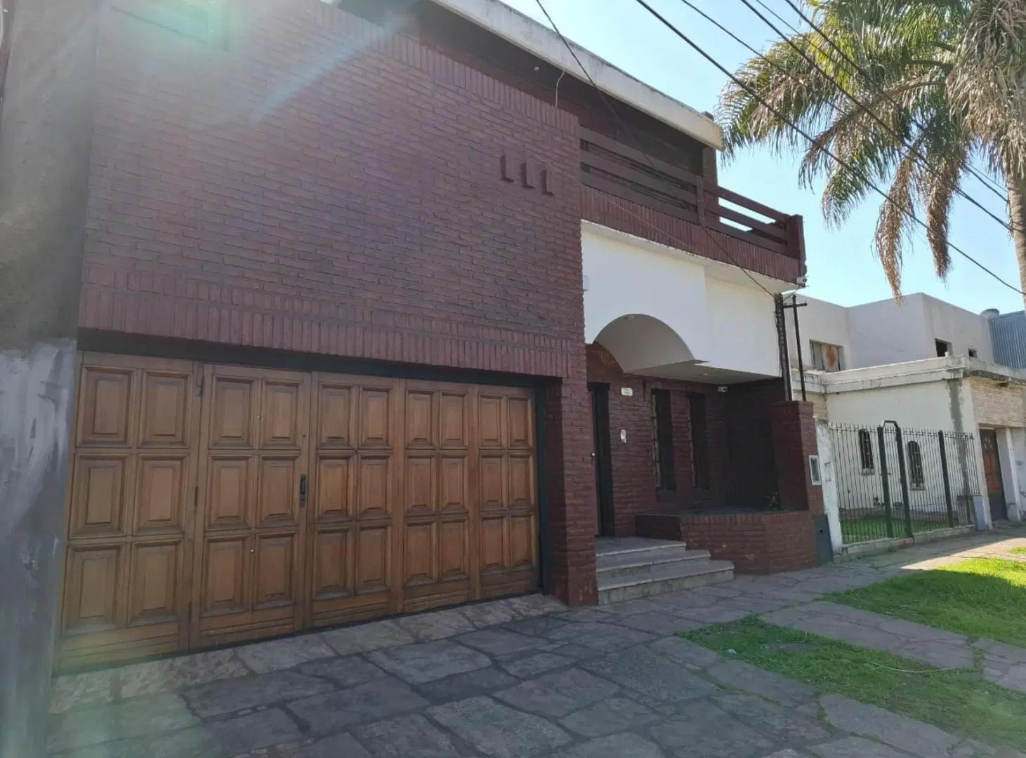 Casa en venta - 4 Dormitorios 4 Baños - Cochera - 300Mts2 - Ituzaingó 2
