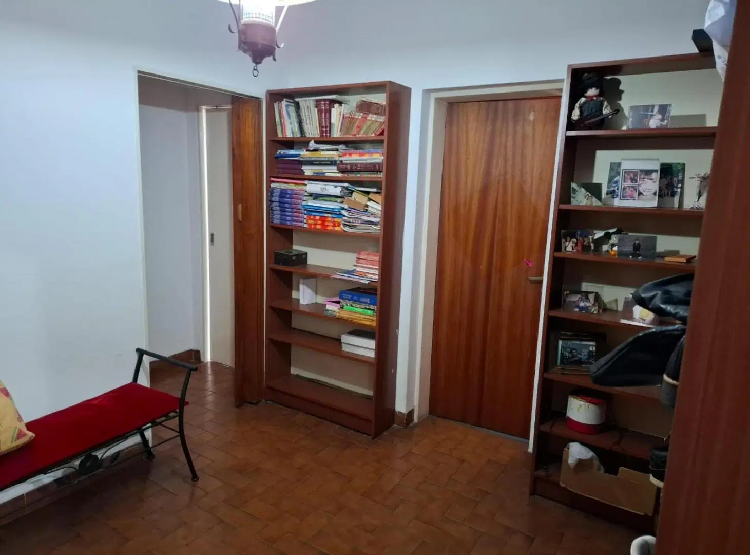 Casa en venta - 4 Dormitorios 4 Baños - Cochera - 300Mts2 - Ituzaingó 1
