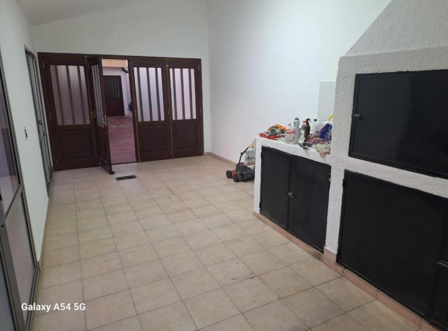 Casa en venta - 3 Dormitorios 2 Baños - Río Cuarto