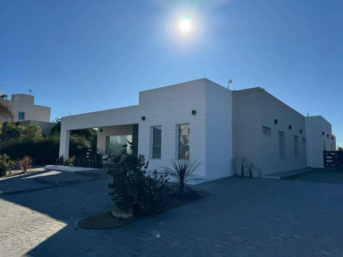 Casa en venta - 4 Dormitorios 4 Baños - 880Mts2 - San Vicente 3