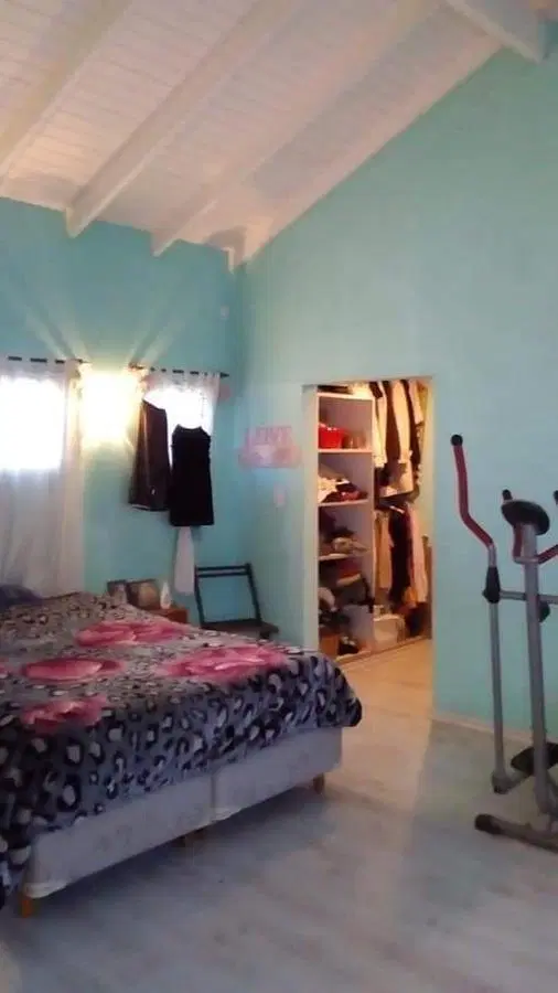 Casa en venta - 3 dormitorios 2 baños - 400mts2 - La Plata 5
