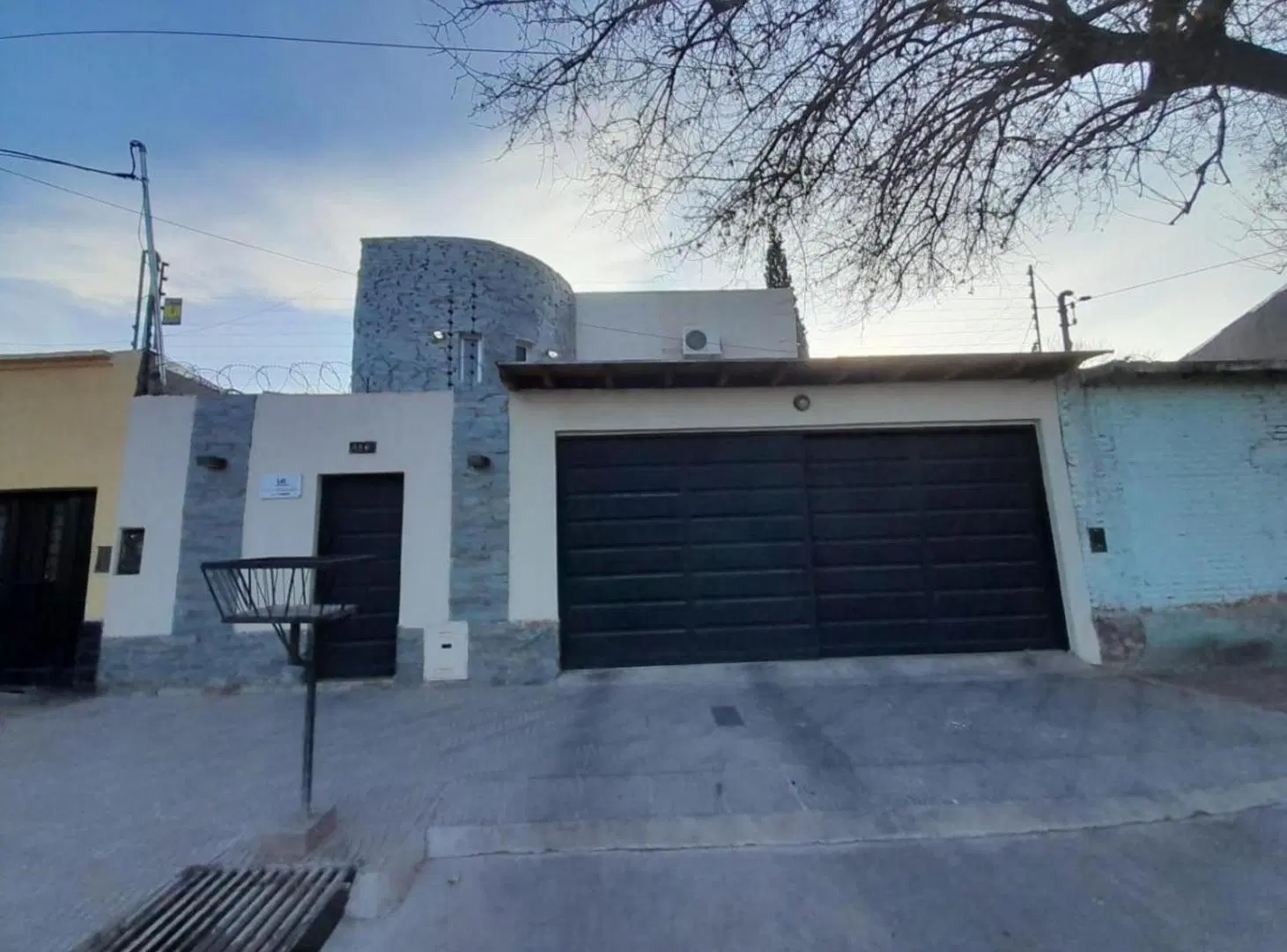 Casa en venta - 5 Dormitorios 4 Baños - 340Mts2 - Las Heras 3