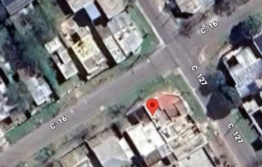 Casa en venta - 2 Dormitorios 1 Baño - 100Mts2 - Berazategui 1