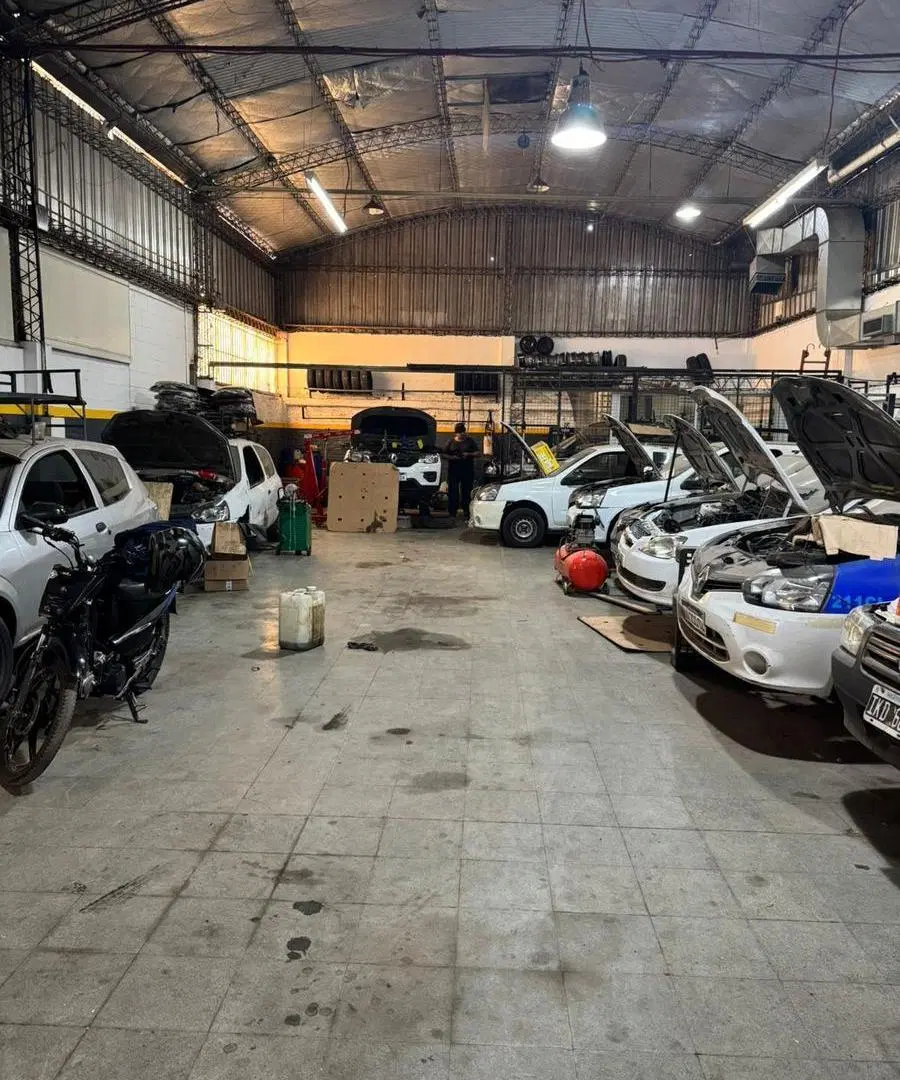 Edificio Comercial en venta - Oficinas - Baños - Cochera - 1.000Mts2 - Ituzaingó 2