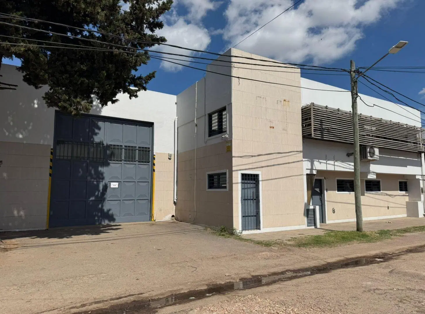 Edificio Comercial en venta - Oficinas - Baños - Cochera - 1.000Mts2 - Ituzaingó 4