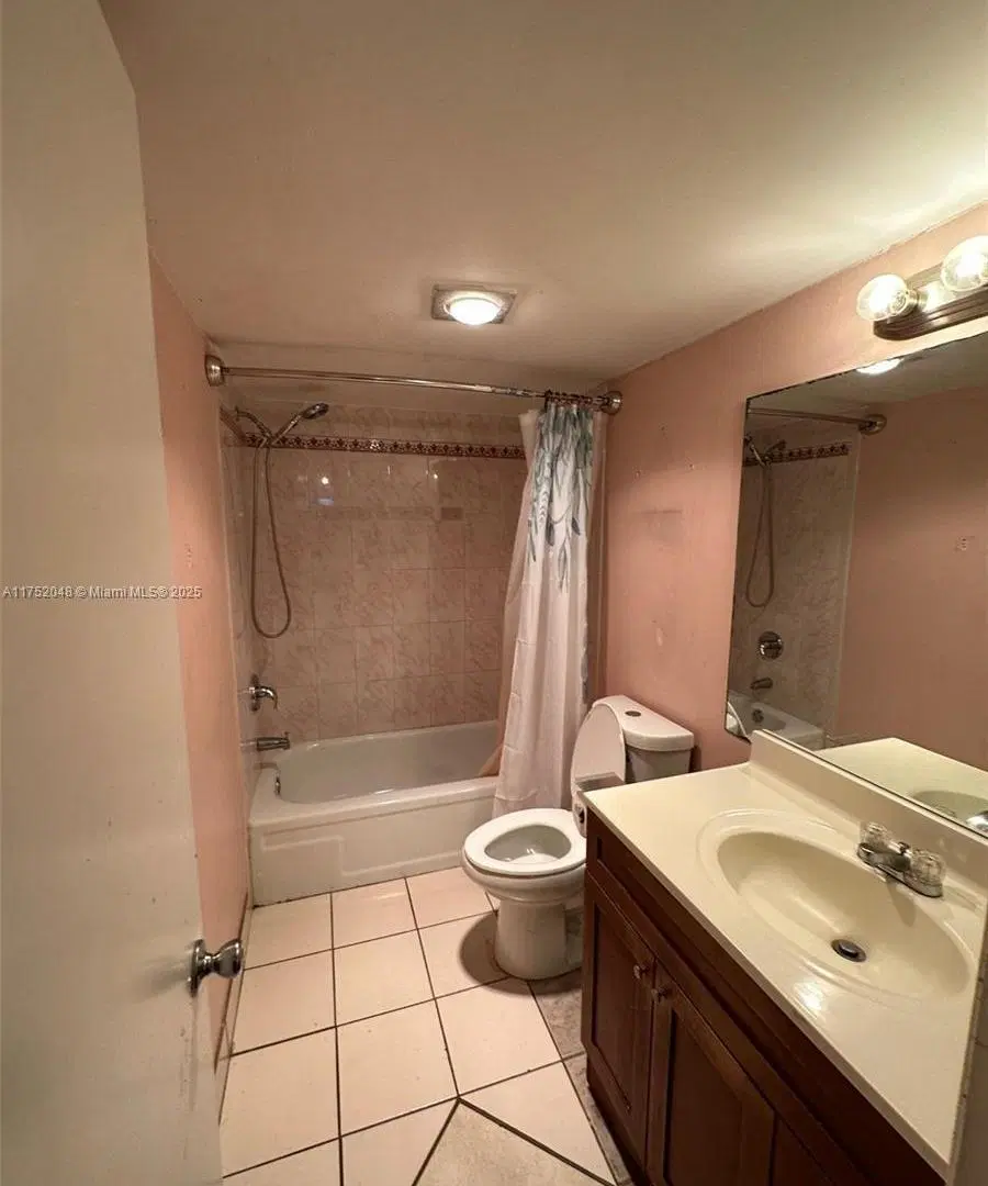 Departamento en venta - 2 Dormitorios 2 Baños - Lauderhill 5