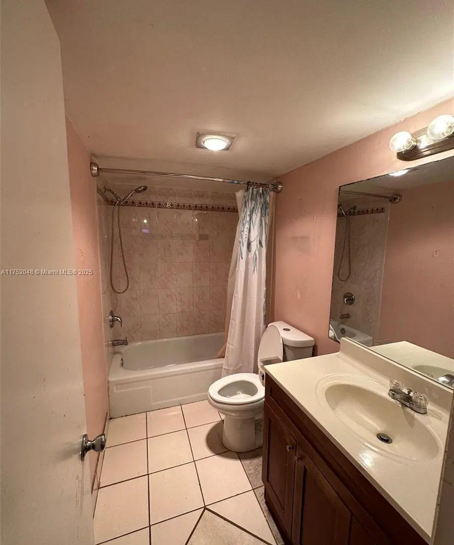 Departamento en venta - 2 Dormitorios 2 Baños - Lauderhill 3