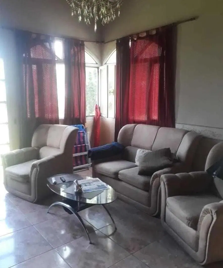 Casa venta 6 dormitorios 3 baños 1 patio y pileta 695 mts2 totales - Sierra De Los Padres 1