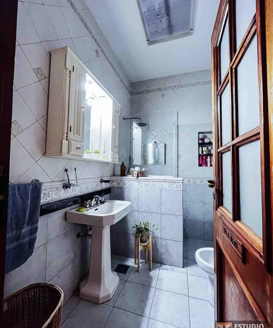 Casa en venta - 2 Dormitorios 1 Baño - Cocheras - 420Mts2 - Berisso 2