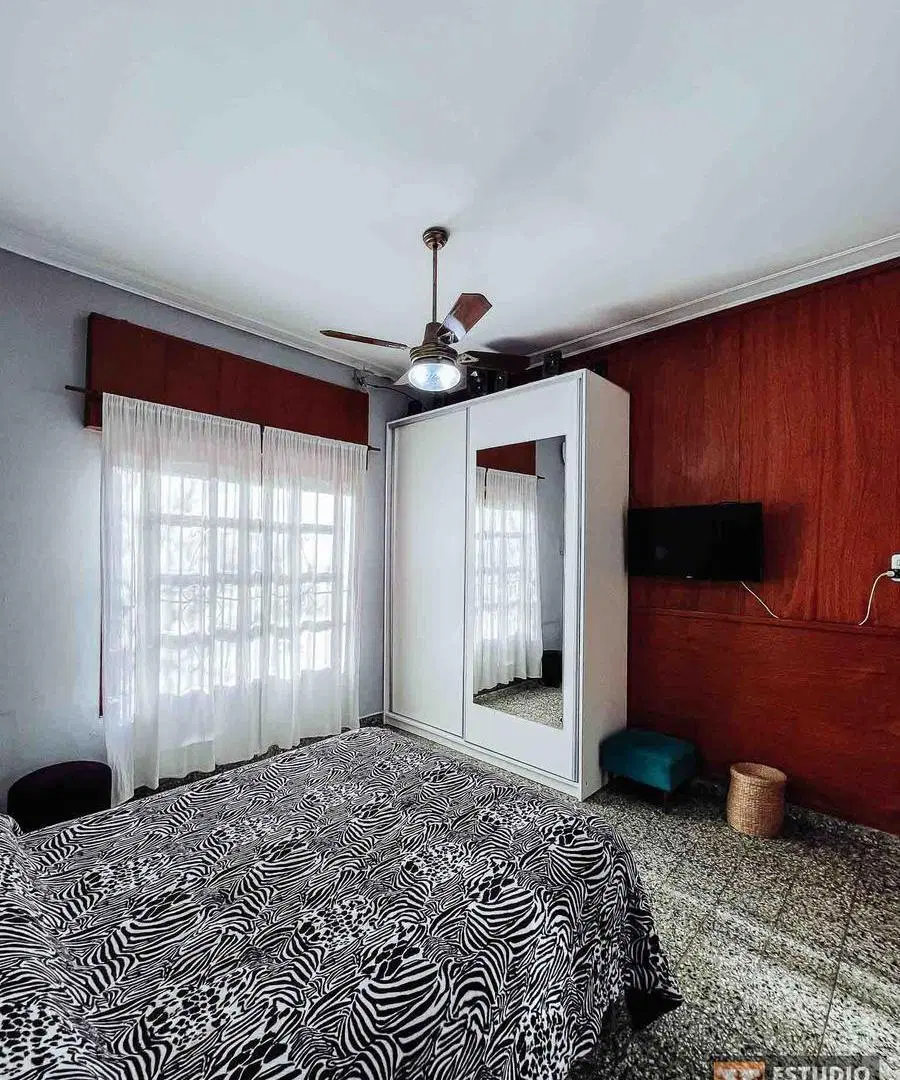 Casa en venta - 2 Dormitorios 1 Baño - Cocheras - 420Mts2 - Berisso 5