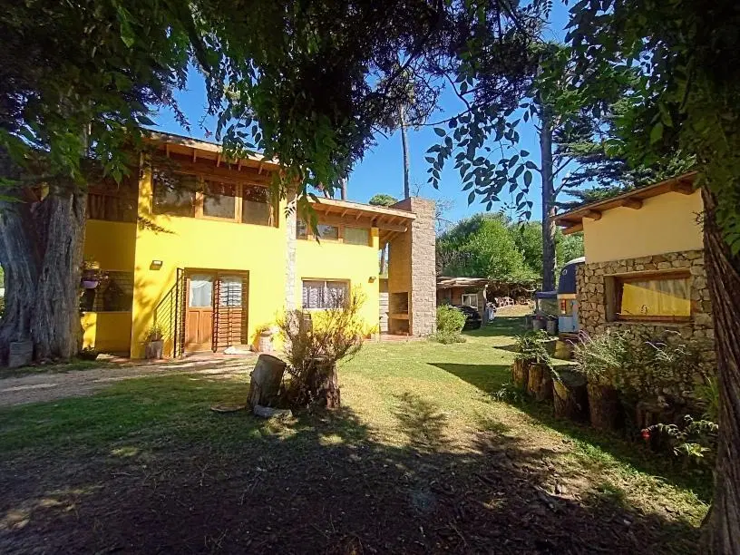 Casa en venta - 4 Dormitorios 3 Baños - Villa Gesell 2