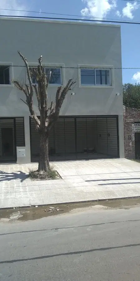 Dúplex en venta - 2 dormitorios 1 baño - cochera - 83mts2 - Los Hornos, La Plata 1
