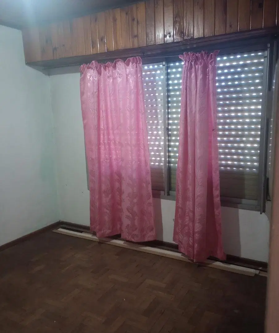 Casa en venta - 5 Dormitorios 3 Baños - 189,63 - Quilmes Oeste 2