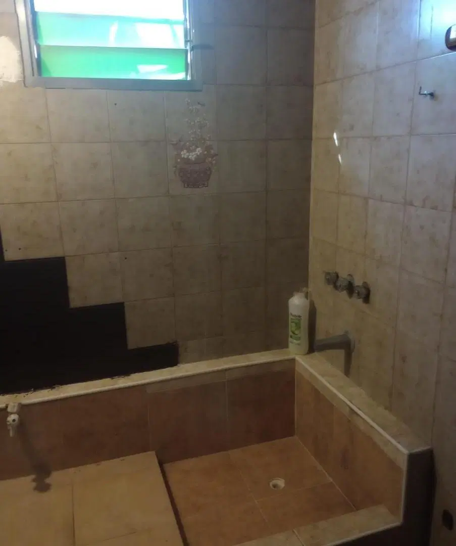 Casa en venta - 5 Dormitorios 3 Baños - 189,63 - Quilmes Oeste 8