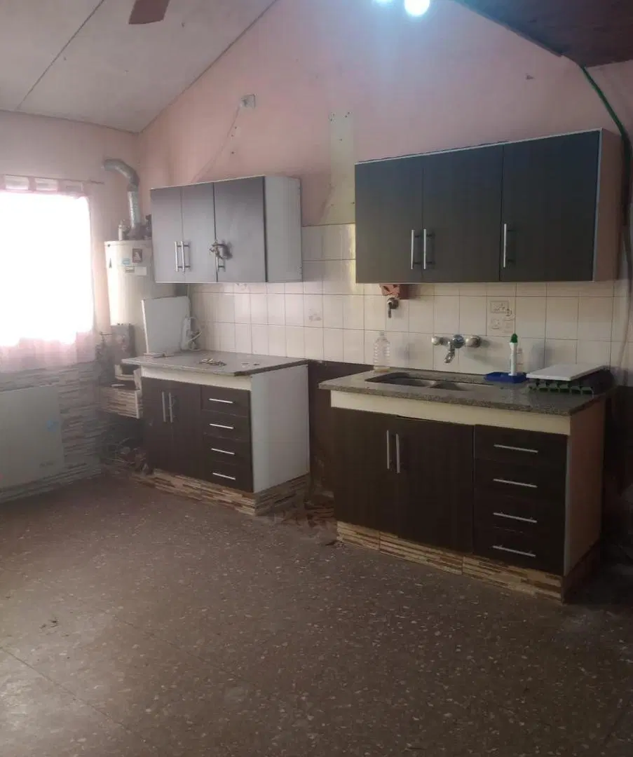Casa en venta - 5 Dormitorios 3 Baños - 189,63 - Quilmes Oeste 4