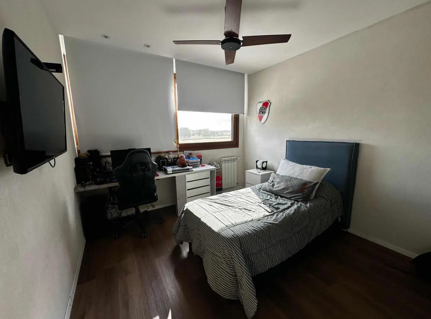 Casa en venta - 5 Dormitorios 6 Baños - Escobar 1