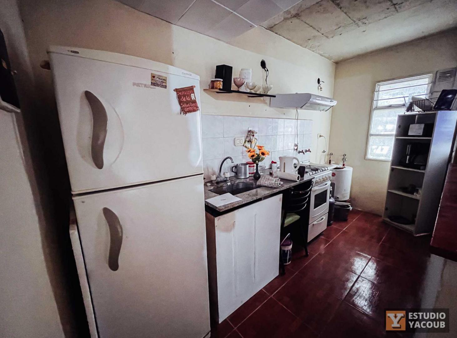 Foto de Dúplex en venta - 2 Dormitorios 1 Baño - 200Mts2 - Tolosa, La Plata, imagen 1