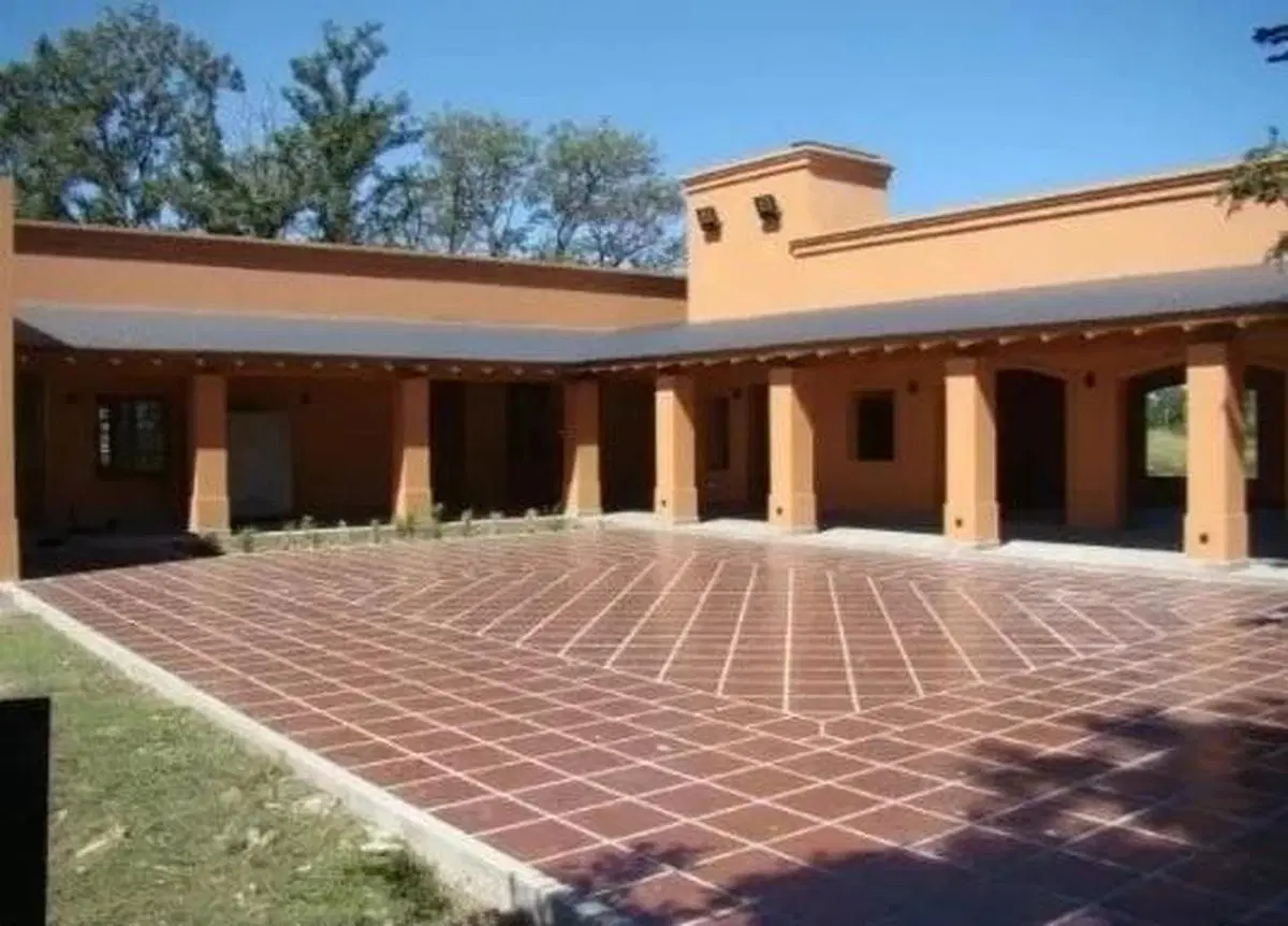 Terreno en venta - 2000mts2 - Carlos Keen 3