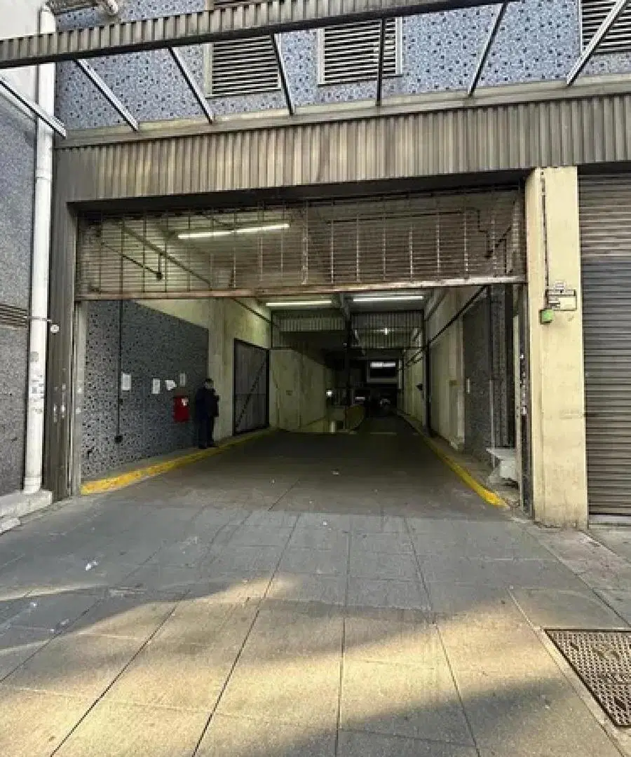 Cochera en Venta - 12mts2 - San Nicolas 2