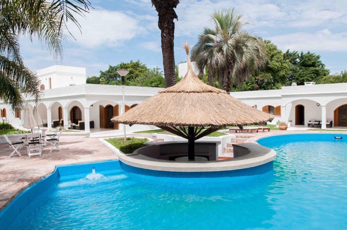 Casa en venta - 7 dormitorios 4 baños - 450mts2 - Villa Elisa