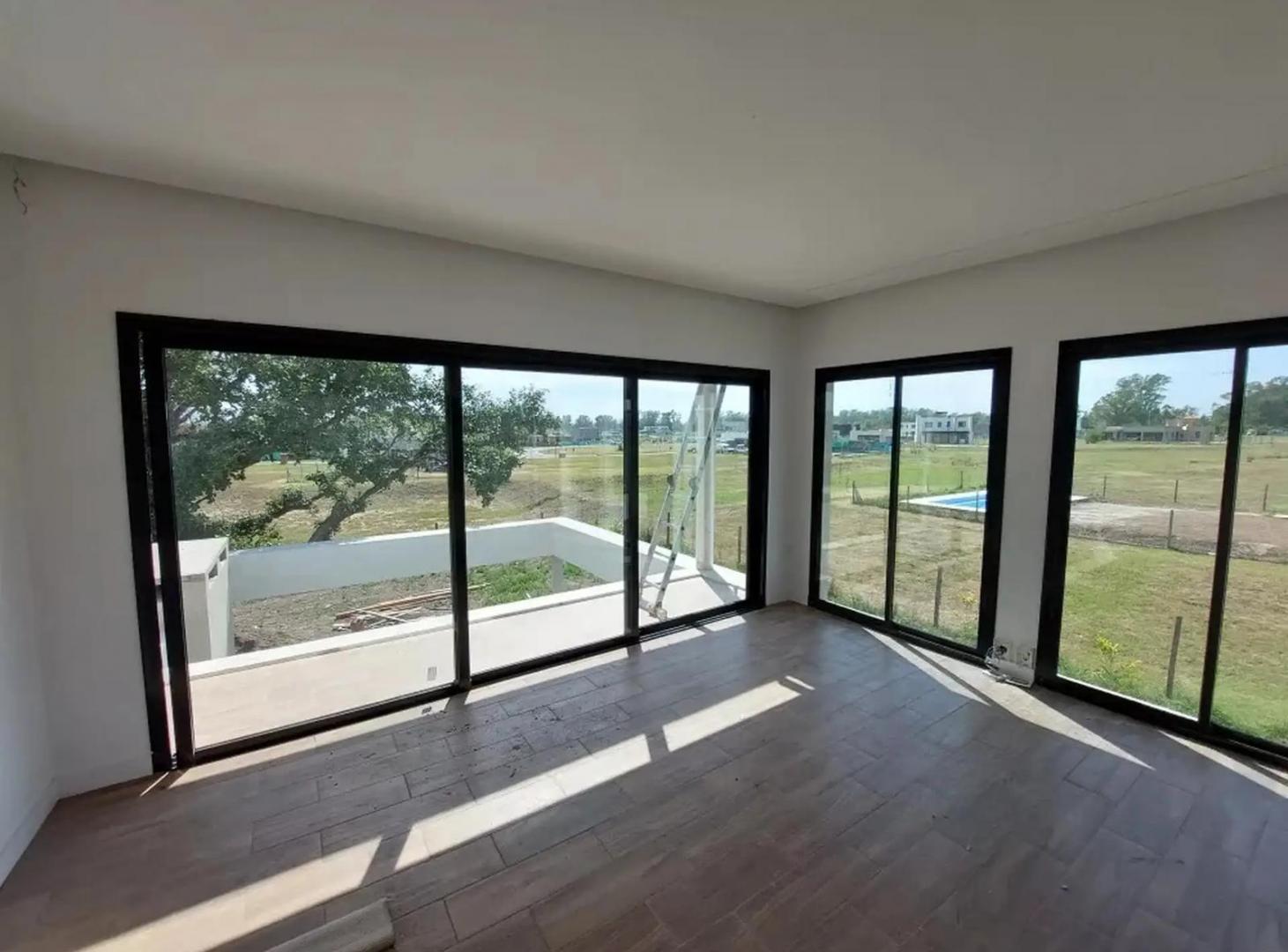 Casa en venta - 3 Dormitorios 3 Baños - 220Mts2 - Villa Rosa, Pilar
